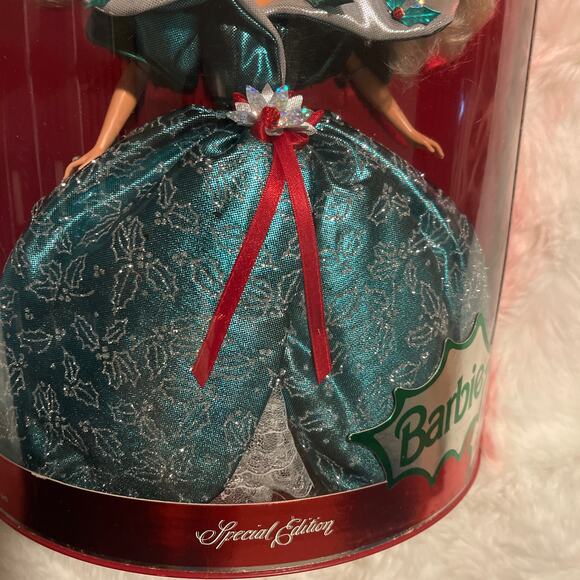 Vintage 1995 Mattel Happy Holidays Christmas Collectible Barbie Doll - Picture 5 of 6